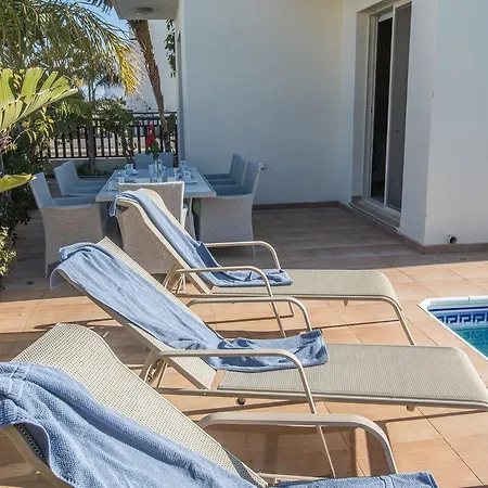 Villa Meena *